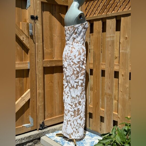 🆕 BRONX & BANCO 🧿 NWOT Dahlia Gown, White Sequin Floral Gown - Sz M US 6 - Picture 8 of 14